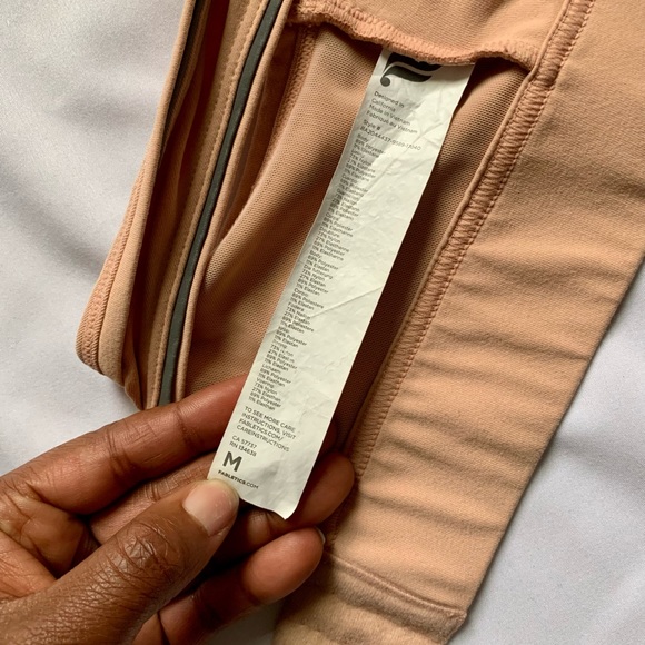 Fabletics women's Cross Back Medium Impact Sports Bra - Picture 3 of 3